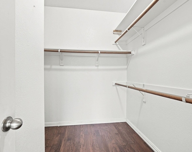 1020 Lake Hollow Drive - Photo Thumbnail 17