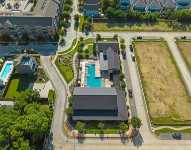 2646 Carolwood Lane - Photo Thumbnail 29