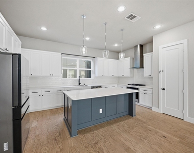 2646 Carolwood Lane - Photo Thumbnail 9