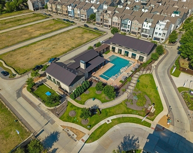 2646 Carolwood Lane - Photo Thumbnail 30