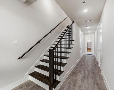 2646 Carolwood Lane - Photo Thumbnail 3