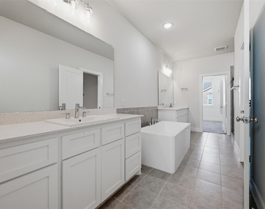 2646 Carolwood Lane - Photo Thumbnail 24