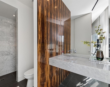2408 Victory Park Lane - Photo Thumbnail 18