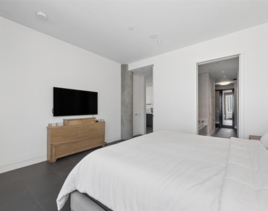 2408 Victory Park Lane - Photo Thumbnail 11