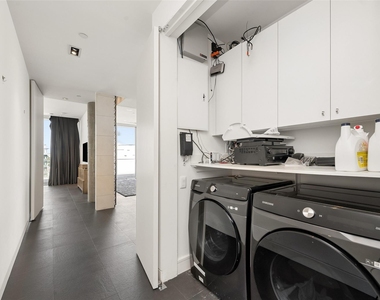 2408 Victory Park Lane - Photo Thumbnail 3