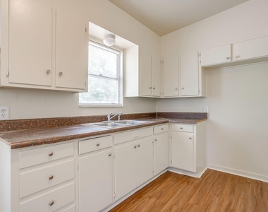 2812 Cordone Street - Photo Thumbnail 9