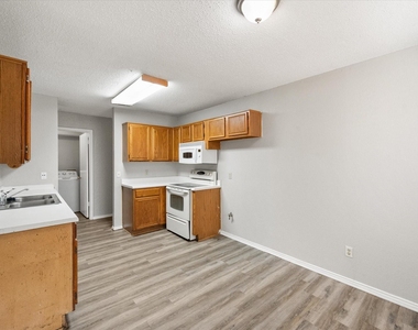 1217 Hidden Creek Drive - Photo Thumbnail 13