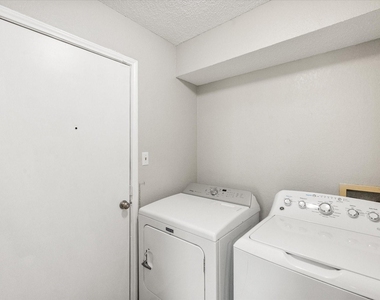 1217 Hidden Creek Drive - Photo Thumbnail 14