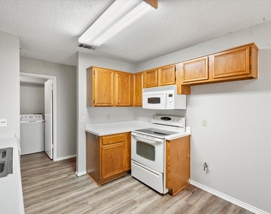 1217 Hidden Creek Drive - Photo Thumbnail 9