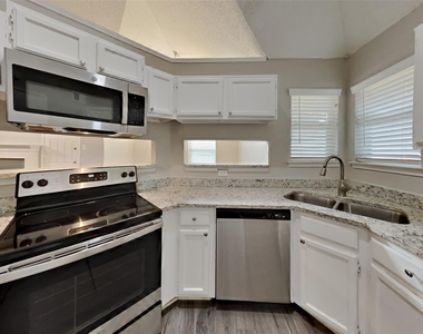 5525 Stone Meadow Lane - Photo Thumbnail 5