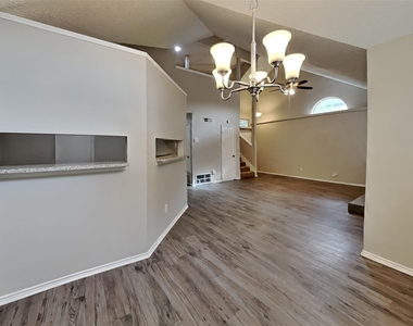 5525 Stone Meadow Lane - Photo Thumbnail 7