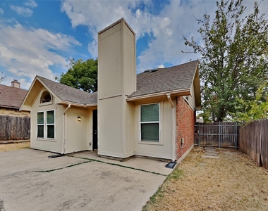 5525 Stone Meadow Lane - Photo Thumbnail 17