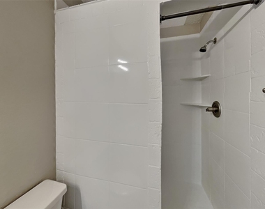 5525 Stone Meadow Lane - Photo Thumbnail 11