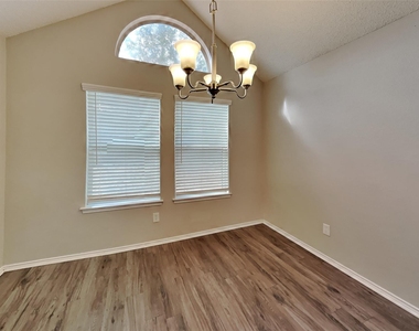 5525 Stone Meadow Lane - Photo Thumbnail 6