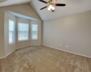5525 Stone Meadow Lane - Photo Thumbnail 9