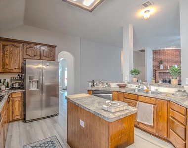 9453 Mirror Fountain Circle - Photo Thumbnail 15