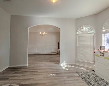 9453 Mirror Fountain Circle - Photo Thumbnail 7