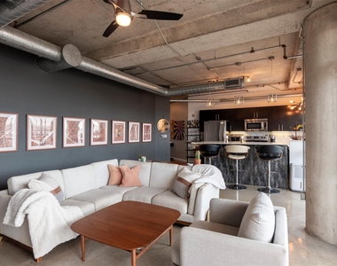 1001 Belleview Street - Photo Thumbnail 5