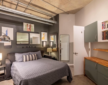 1001 Belleview Street - Photo Thumbnail 12