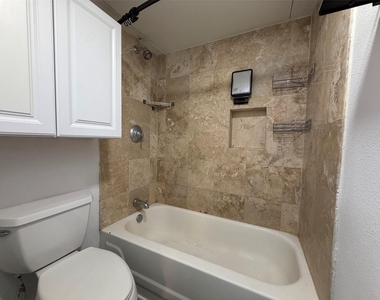 5740 Martel Avenue - Photo Thumbnail 8
