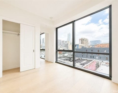 400 S Broadway - Photo Thumbnail 5