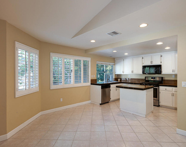 935 Goodman Avenue - Photo Thumbnail 11