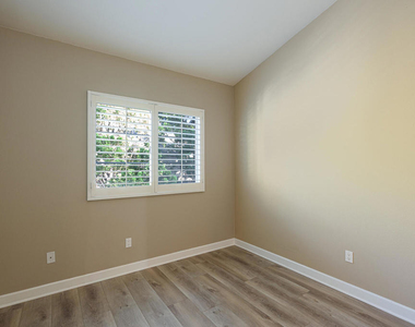 935 Goodman Avenue - Photo Thumbnail 18