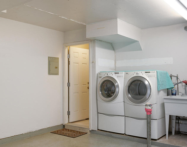 935 Goodman Avenue - Photo Thumbnail 8