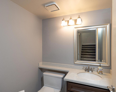 935 Goodman Avenue - Photo Thumbnail 5