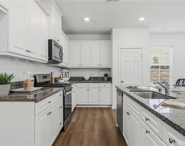 3966 E Catalina Street - Photo Thumbnail 6