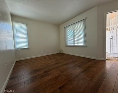 1650 S Campus Avenue - Photo Thumbnail 7