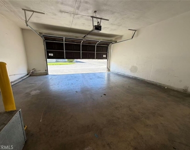 1650 S Campus Avenue - Photo Thumbnail 9