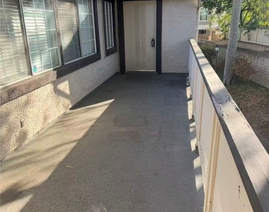 12584 Atwood Ct - Photo Thumbnail 3