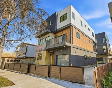 10156 Regent - Photo Thumbnail 2