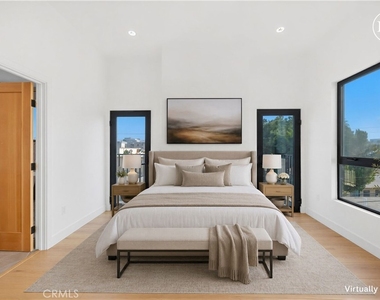 10156 Regent - Photo Thumbnail 1