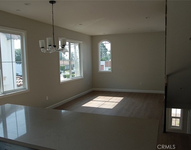 413 W Duarte Road - Photo Thumbnail 10