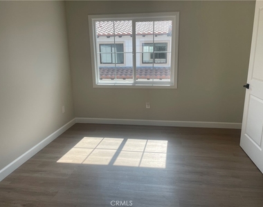 413 W Duarte Road - Photo Thumbnail 28
