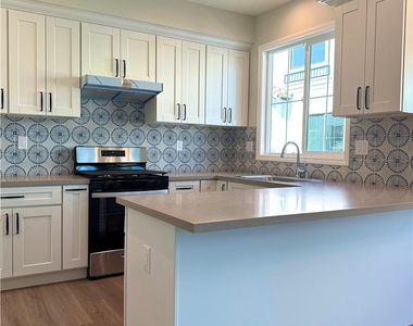 413 W Duarte Road - Photo Thumbnail 11