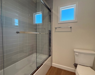 413 W Duarte Road - Photo Thumbnail 7