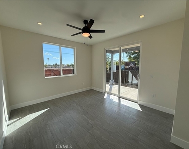 179 E 8th Street - Photo Thumbnail 13
