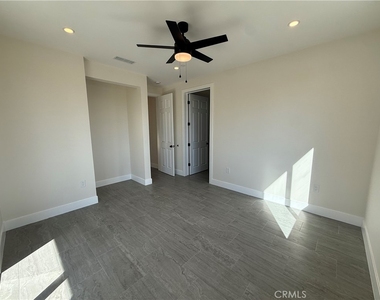 179 E 8th Street - Photo Thumbnail 12