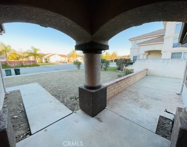 1050 Falcon Court - Photo Thumbnail 2