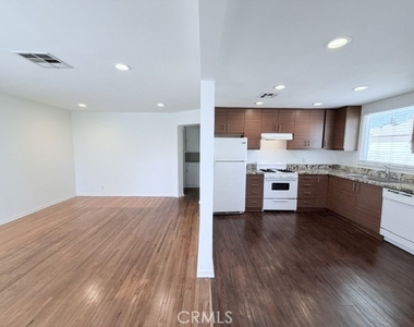 8465 Quartz Avenue - Photo Thumbnail 4