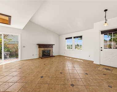 27964 Redwood Glen Road - Photo Thumbnail 4