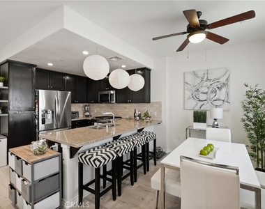 354 Newbury Vista - Photo Thumbnail 12