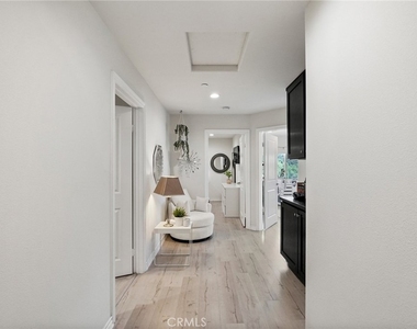 354 Newbury Vista - Photo Thumbnail 14