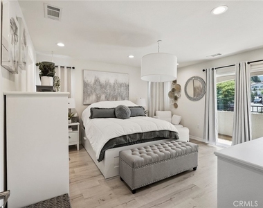 354 Newbury Vista - Photo Thumbnail 26