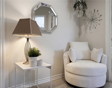 354 Newbury Vista - Photo Thumbnail 20