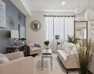 354 Newbury Vista - Photo Thumbnail 7