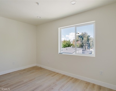 5426 Sale Avenue - Photo Thumbnail 11